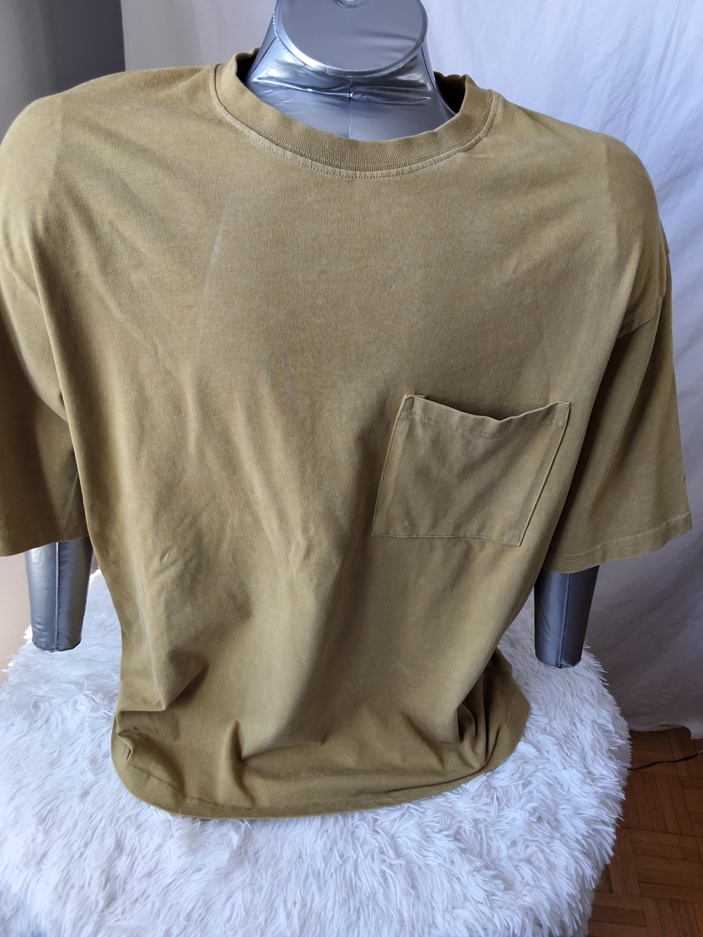 Zara Men's Chest Pocket T-Shirt Olive Green. Size L/XL